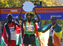Ņujorkas maratonā ar jaunu trases rekordu uzvar Džefrijs Mutai