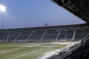 Nīderlandē vairākas spēles tiek atceltas, "Ajax" atkal zaudē