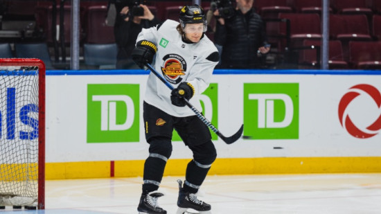 Bļugers sezonu noslēdz ar zaudējumu, ″Canadiens″ apslāpē ″Blue Jackets″ sapni