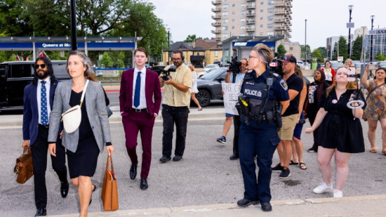 Tiesa attaisno piecus Kanādas junioru izlases spēlētājus apsūdzībās par seksuālu vardarbību