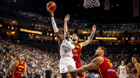 Čempioņu ģenerālmēģinājumā Vācija satriec Spāniju, turkiem smaga cīņa pret Melnkalni