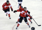 Fināla ģenerālmēģinājumā Kanādas hokejistes pieveic amerikānietes