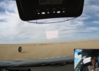 Video: Sainsu Dakāras rallija ātrumposmā apdzen viņa mašīnas nolūzušais ritenis