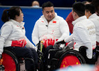 Savās mājās Ķīnas ratiņkērlingisti  kļūst par divkārtējiem olimpiskajiem čempioniem