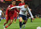 ''Liverpool'' mājās zaudē punktus pret ''Tottenham'', iedragā cerības uz titulu