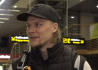 Video: Hokejisti ceļā uz PČ: meiteņu mīlulis Somijā būs Merzļikins, jokdaris un izēdājs - Ķēniņš