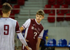Latvijas izlase Eiropas U18 volejbola čempionāta kvalifikācijā izcīna pirmo uzvaru