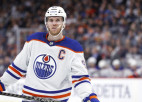 Edmontonas kapteinis Makdeivids atzīts par NHL aizvadītās nedēļas pirmo zvaigzni