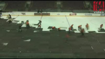 3851 hokeja līdzjutējs uz "Arēna Rīga" ledus
