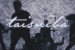 Video: Metālisti iepriecina Jāni Lūsēnu ar dziesmas "Taisnība" jaunu versiju