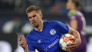 "Schalke" ar pirmo piegājienu atgriežas Vācijas Bundeslīgā