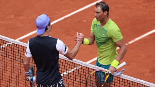 <i>Māla karalis</i> Nadals sakauj Tompsonu un svin 106. uzvaru ''French Open''