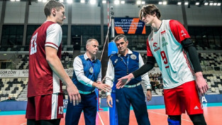 Latvijas volejbolisti U20 EČ kvalifikācijas turnīru sāk ar zaudējumu favorītei Polijai