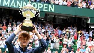 Sinners uzvar Halles "ATP 500", nopelnot sezonas ceturto titulu