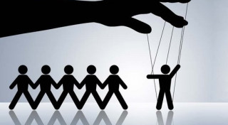 15 pazīmes, ka tev blakus ir kontrolējošs cilvēks