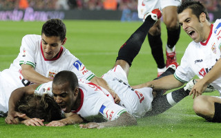 Foto: "Sevilla" triumfs Spānijas Karaļa kausā