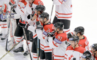 Interesantais kanādiešu hokejs