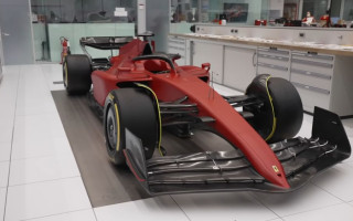 Video: Kā "Ferrari" F1 bolīds iegūst savu dizainu?