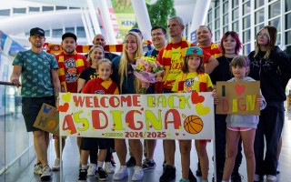 Dignai Strautmanei zvaigznes cienīga sagaidīšana Vroclavā