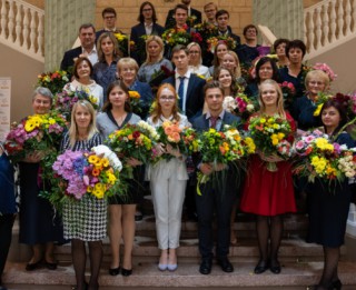 Pasniegtas “Zelta pildspalvas” labākajiem Rīgas skolotājiem un “Zelta stipendijas” izcilākajiem skolēniem