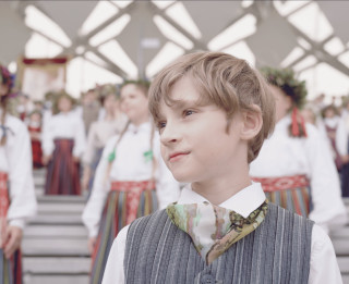 Pirmizrādi Rīgā un LTV piedzīvos dokumentālā filma “Dziesmu avoti 1866” – stāsts par pirmajiem latviešu skolēnu koru svētkiem