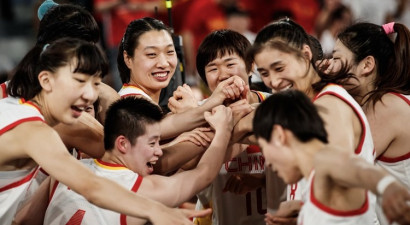 Nāvējošā Ķīna pēc septiņu gadu pārtraukuma uzvar Japānu un sasniedz "Top 8"