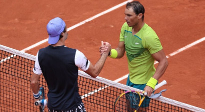 Nadals svin 106. uzvaru ''French Open'', Džokovičs pārliecinoši apspēlē Nišioku