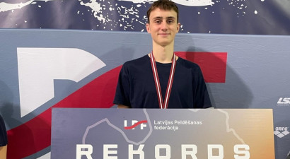 Latvijas čempionāta peldēšanā pirmajā dienā Latvijas rekords arī Deičmanam