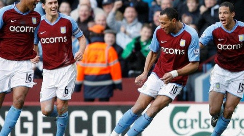 "Aston Villa" priecājas par otrajiem vārtiem
Foto: AP