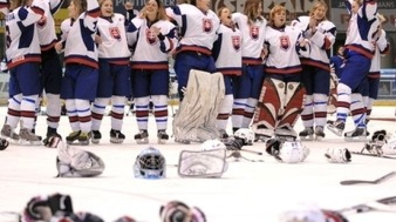 Slovākijas hokejistes priecājas
Foto: Arno Friebes (iihf.com)