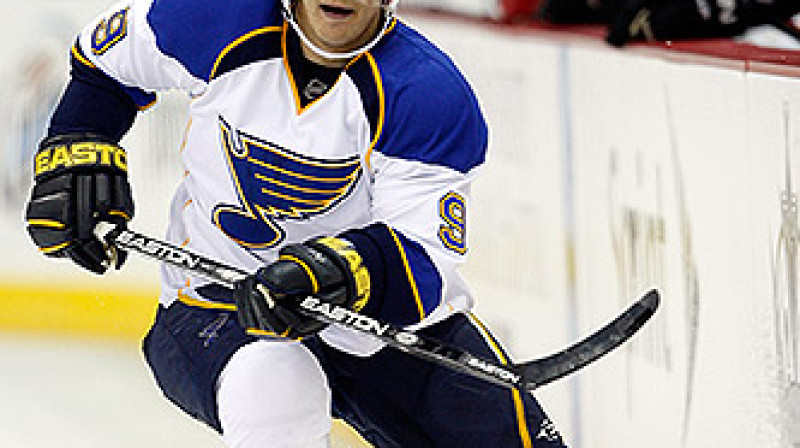 Sanda Ozoliņa bijušais komandas biedrs Pols Karija arī nākamsezon spēlēs NHL