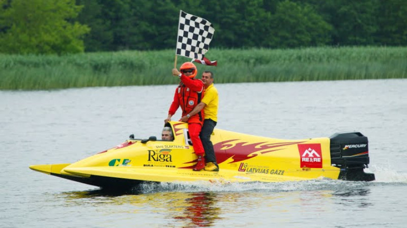 Uvis Slakteris finišā 
Foto: Riga Powerboat Team