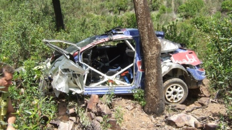 Latvalas automašīna pēc pagājušā gada Portugāles rallijā piedzīvotās avārijas
Foto: www.rallysweden.com