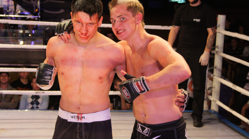 Mihails Zabajevs (pa kreisi) un Edgars Skrīvers pēc cīņas
Foto: Edgars Brazdauskis