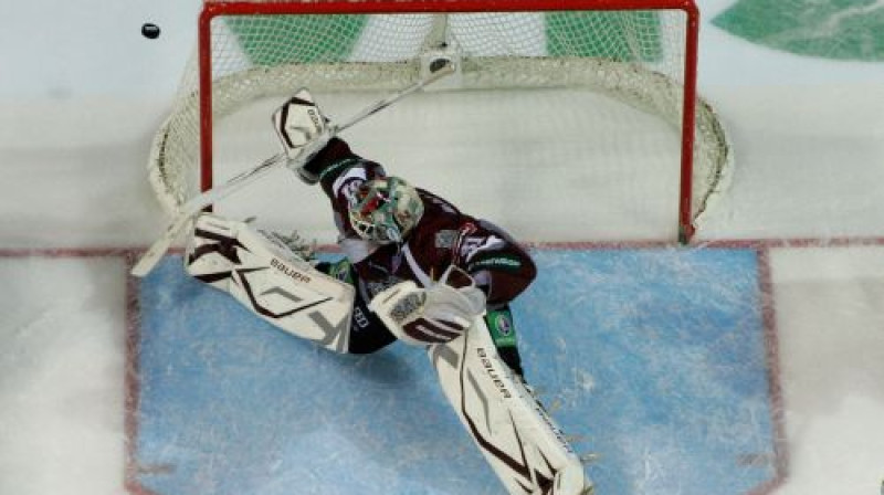 Kārtējais pārliecinošais sniegums Holta izpildījumā.
Foto: Romāns Kokšarovs, Sporta Avīze, F64