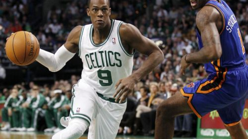 Reižons Rondo spēlē pret ''Knicks'' bija neapturams, savācot "triple-double"
Foto: AP/Scanpix