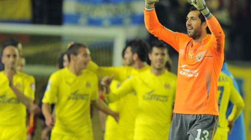 Djēgo Lopesam (priekšplānā) sausā spēle, bet visai "Villarreal" komandai uzvara pār "Sevilla"
Foto: AFP/ Scanpix