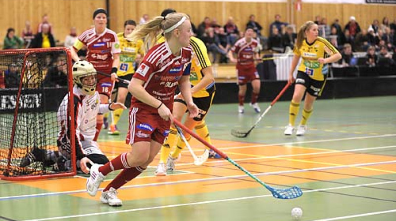 Lauma Višņevska "Endre IF" vārtos
Foto: www.huddingehockey.com