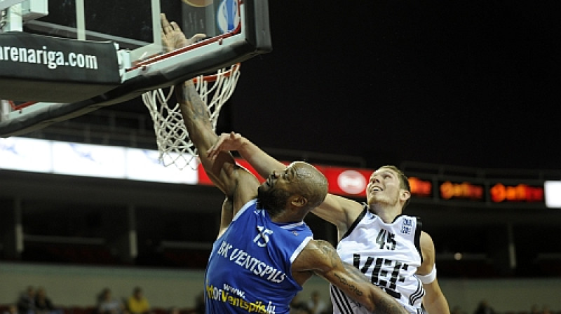 Brendons Hanters noslēdz uzbrukumu
Foto: Romāns Kokšarovs, Sporta Avīze/f64