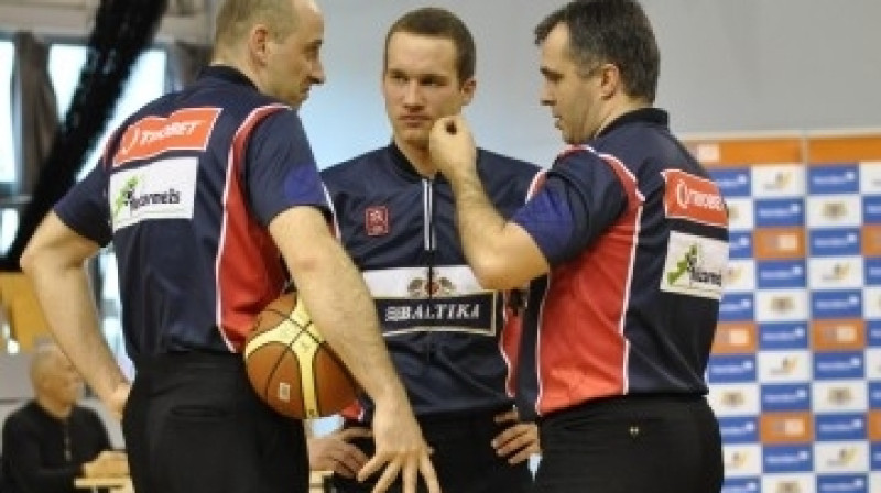 Kaspars Rudlaps (vidū).
Foto: basket.lv