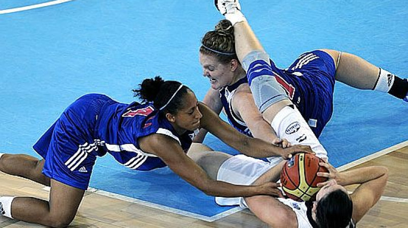 Lielbritānijas basketbolistes cīnījās kā lauvas, uzvarot pat cīņā par atlēkušajām bumbām: 43 pret 34
Foto: fibaeurope.com