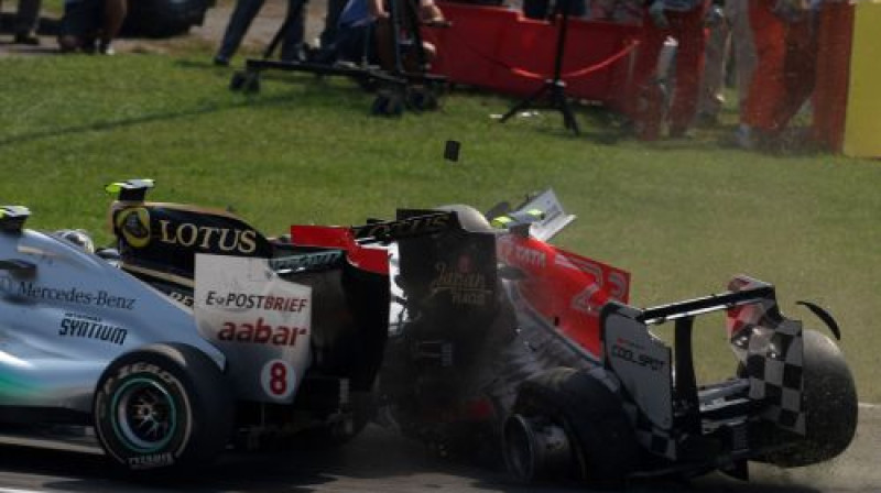 Vitantonio Liuci saduras ar Niko Rosberga formulu
Foto: AFP/Scanpix