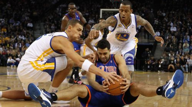 Andris Biedriņš spēlē pret "Knicks"
Foto: AFP/Scanpix