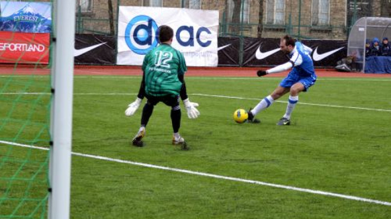 Gatis Kalniņš gūst pirmos vārtus
Foto: Mārtiņš Jankovskis, Sportacentrs.com