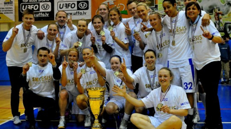 SK Cēsis - 2012.gada LSBL čempiones.
Foto: Romualds Vambuts