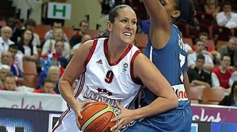 Liene Jansone: piektā basketboliste, kura sieviešu valstsvienības spēlēs guvusi vairāk par 1000 punktiem.
Foto: Romāns Kokšarovs, "Sporta Avīze", f64