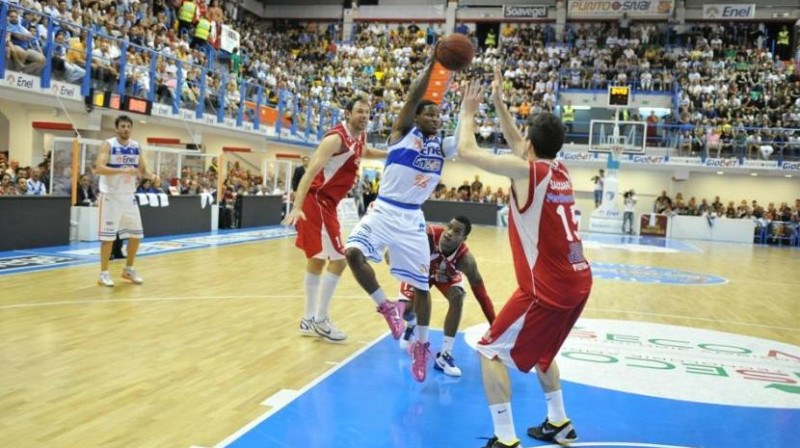 Alekss Renfro 
Foto: newbasketbrindisi.it