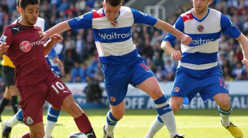 Hatems ben Arfa (pa kreisi), Nikijs Šorijs un Kaspars Gorkšs
Foto: AFP/Scanpix