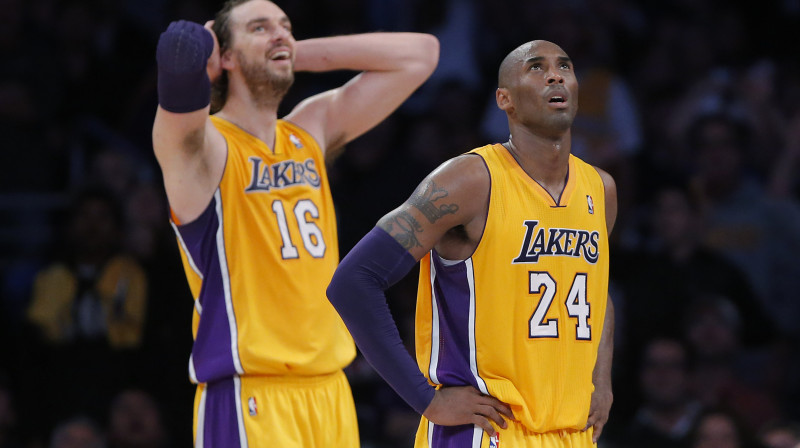 Pau Gazols un Kobe Braients 
Foto: AFP/Scanpix