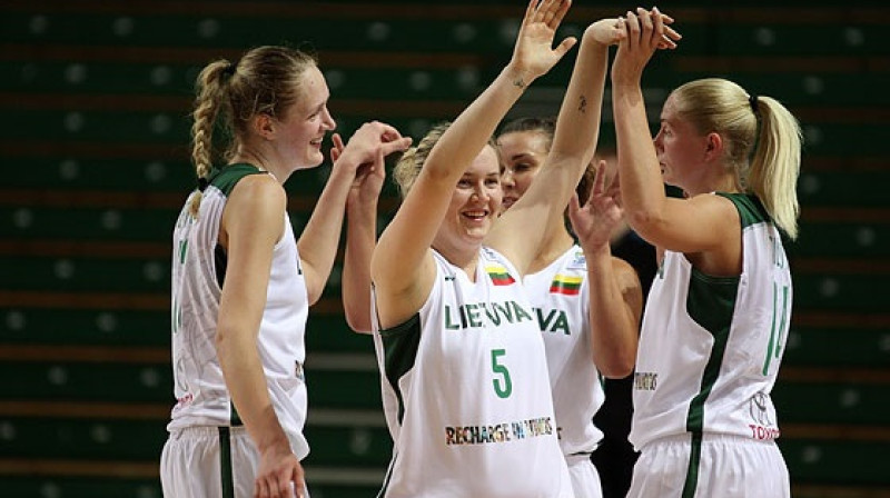 Lietuvietes svin uzvaru pār Nīderlandi
Foto: FIBA Europe/LKF
